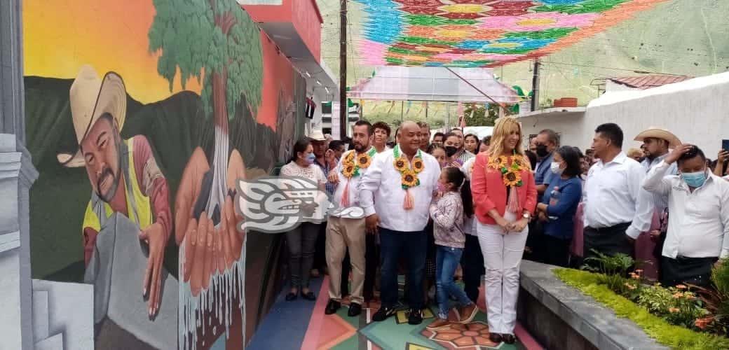 (+Video) ¡Fiesta! Llena de colores y diversión, arranca feria patronal en Acultzingo