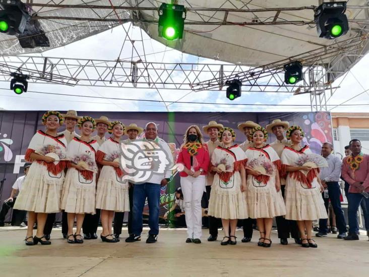 (+Video) ¡Fiesta! Llena de colores y diversión, arranca feria patronal en Acultzingo