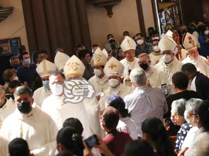 ¡Imponen Palio! Arzobispo de Xalapa Jorge Patrón recibió ornamento del delegado papal