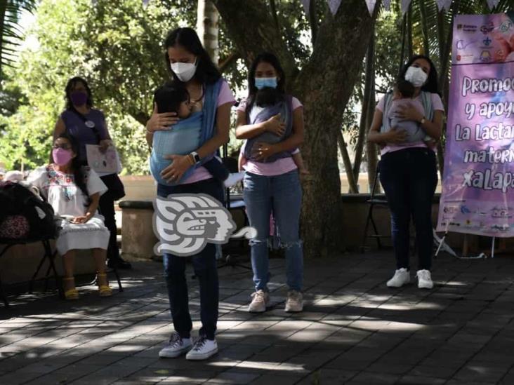 Este domingo, madres realizan Gran Lactada 2022 en Xalapa