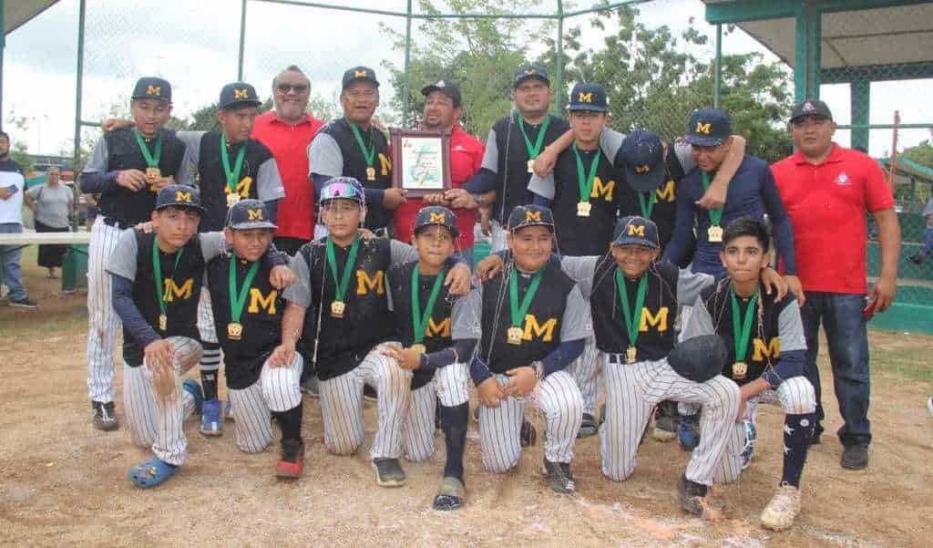 La Liga Pequeña de Beisbol de Minatitlán se corona en Mérida