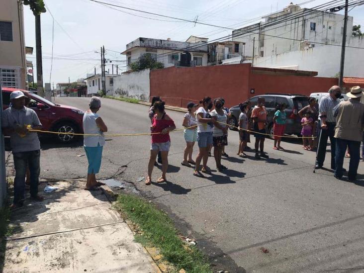 Habitantes bloquean calle de la colonia Manuel Nieto ante falta de energía eléctrica