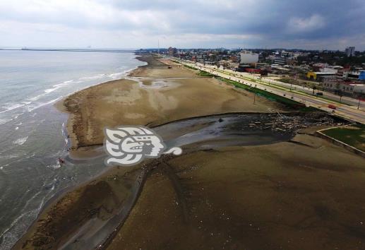 (+Video) Playa de Coatzacoalcos ¿apta para vacacionar?; Cofepris no la analizó