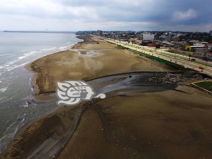 (+Video) Playa de Coatzacoalcos ¿apta para vacacionar?; Cofepris no la analizó