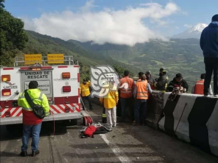 Eran de Puebla; identifican a obreros fallecidos en volcadura en Maltrata