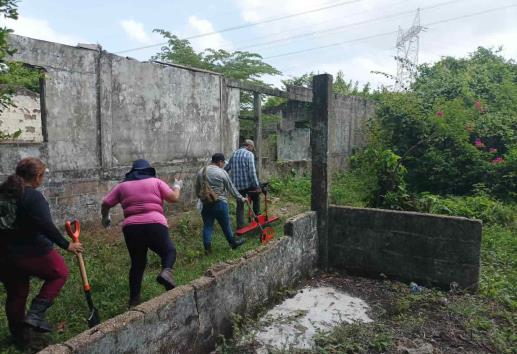 Colectivos buscan presunto cuerpo enterrado cerca del puente Coatzacoalcos 2