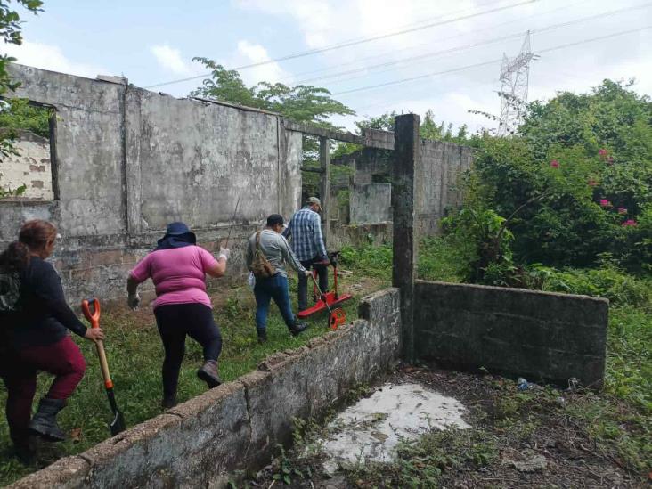 Colectivos buscan presunto cuerpo enterrado cerca del puente Coatzacoalcos 2