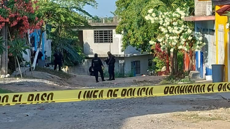 Atacan a balazos a dos hombres y una mujer en Martínez de la Torre