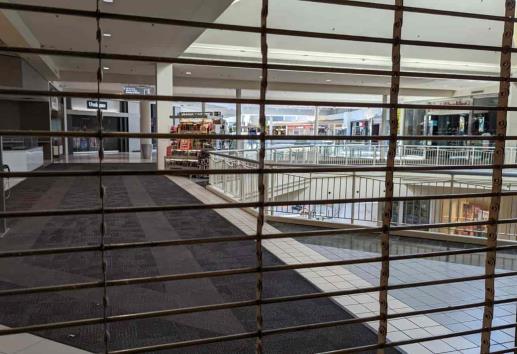 (+Video) Se enfrentan pandillas vs policías en un centro comercial de Minnesota
