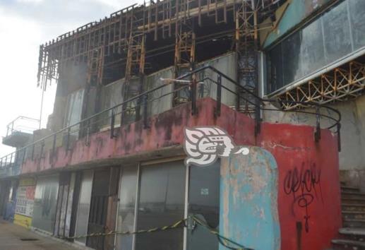 (+Video) ¡Al rescate del malecón! sancionarían a dueños de negocios abandonados