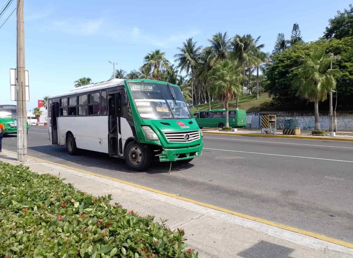 (+Video) Detienen a sujeto que se masturbaba en camión de pasaje en Coatzacoalcos