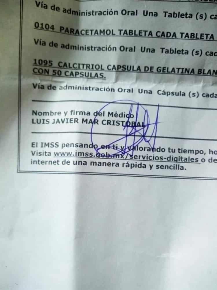 ¡En Coatza! doctor dibuja emojis en medicinas para que su paciente las identifique