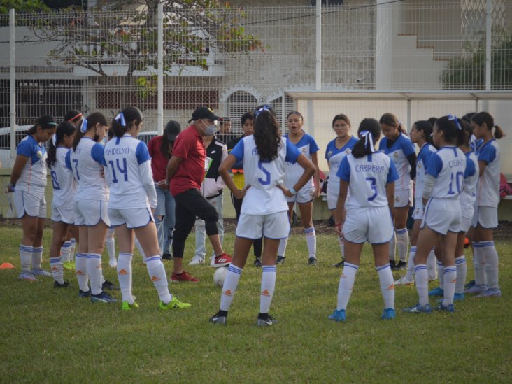 Nace proyecto de la FMF para talento femenil