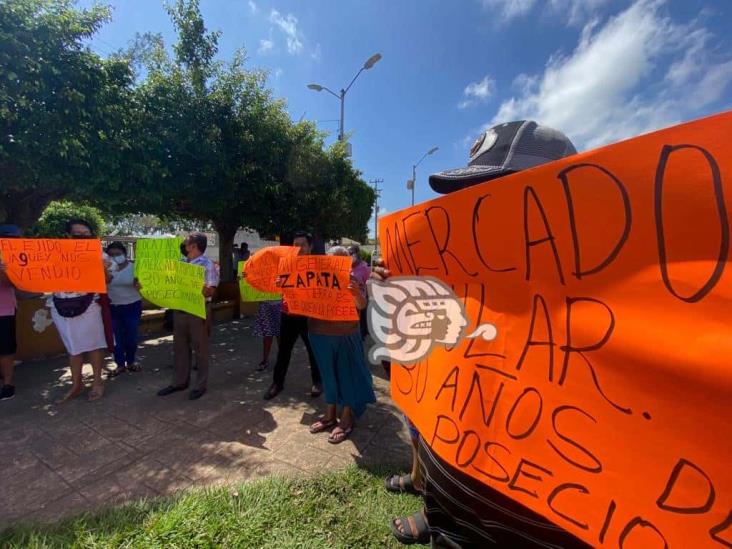 (+Video) Nuevamente se oponen a construcción de nuevo mercado en Minatitlán