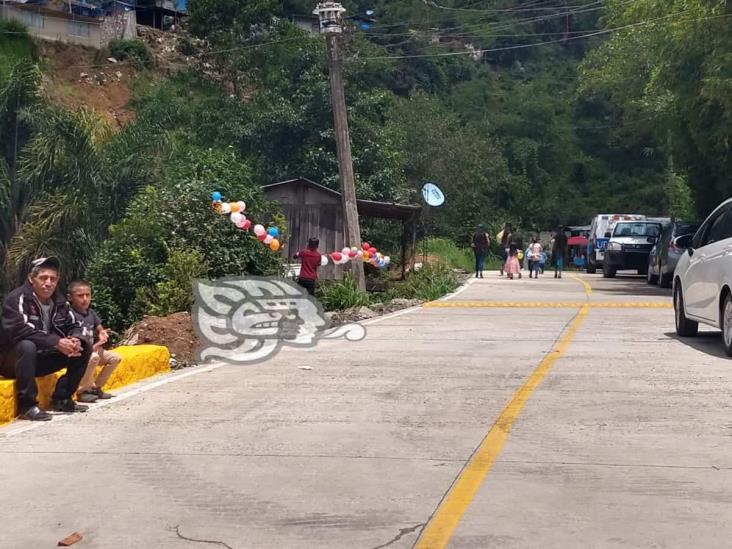 (+Video) Ayuntamiento de La Perla rehabilita tramo carretero de El Zapote