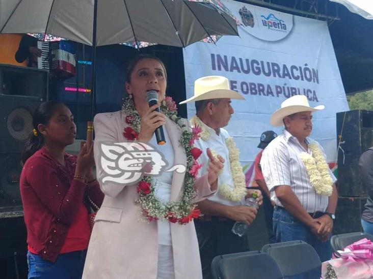 (+Video) Ayuntamiento de La Perla rehabilita tramo carretero de El Zapote