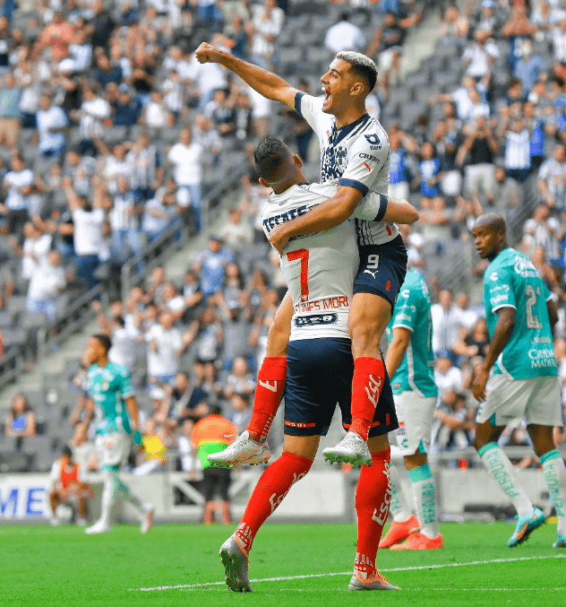 Golean Rayados en su casa y son líderes