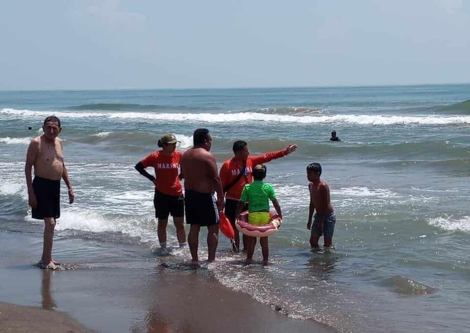 Atiende PC rescates de ahogamiento en playas de Chachalacas