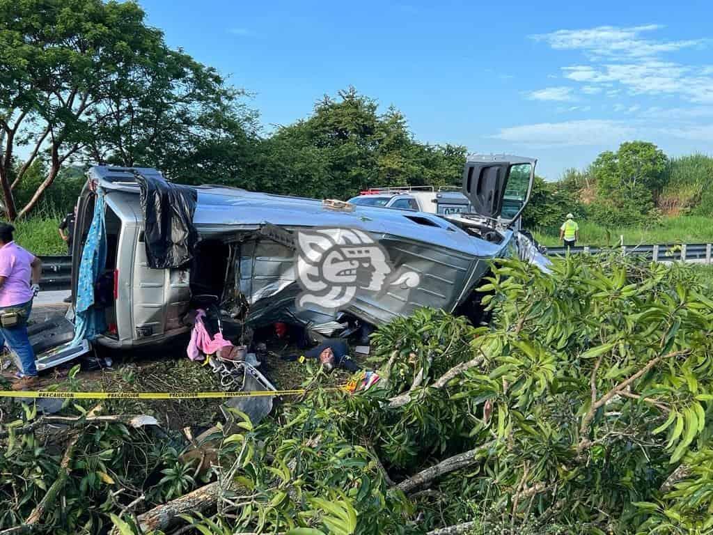 Joven a disposición de Fiscalía de Acayucan por choque que dejó saldo de seis muertos