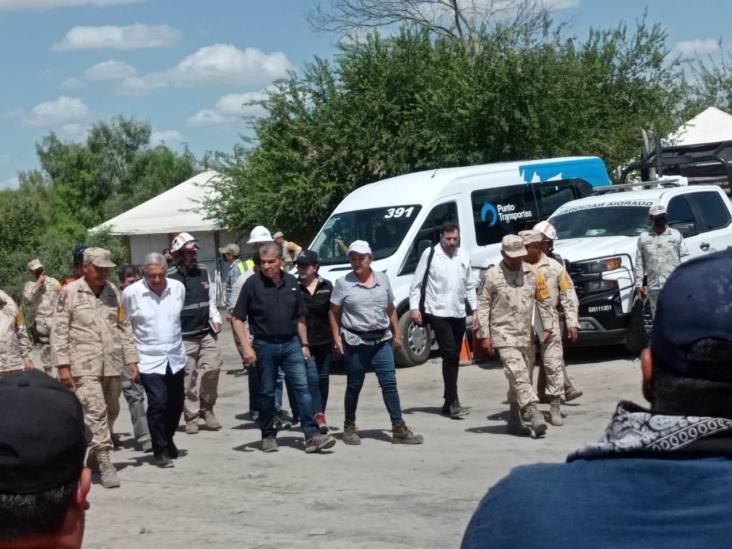 Presidente de México acude a zona de mineros atrapados, en Coahuila