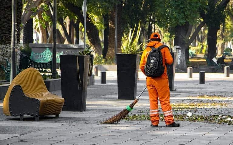 Barrenderos, ‘héroes anónimos’ con salarios precarios