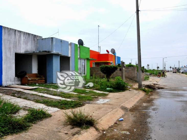 En Coatzacoalcos, el 30% de los predios están en el abandono 