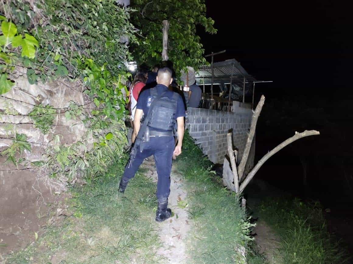 ¡Pleito de vecinos! Hombre es golpeado en la cabeza con un tubo en San Andrés Tuxtla