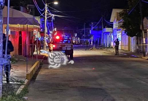 (+Video) De 5 balazos lo asesinan en calles de Cosoleacaque