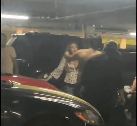 Captan a mujer disparar dentro del estacionamiento de Metepec (+Video)