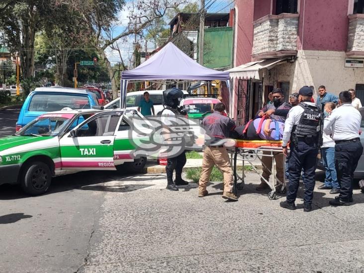 Fuerte choque en crucero de Ferrocarril y Chapultepec, en Xalapa