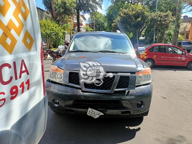 Fuerte choque en crucero de Ferrocarril y Chapultepec, en Xalapa