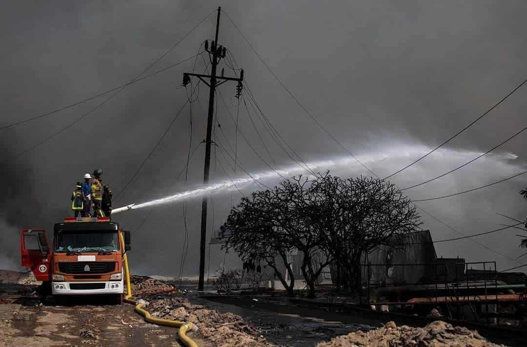 Siguen labores en Cuba para el combate del incendio en planta de petróleo