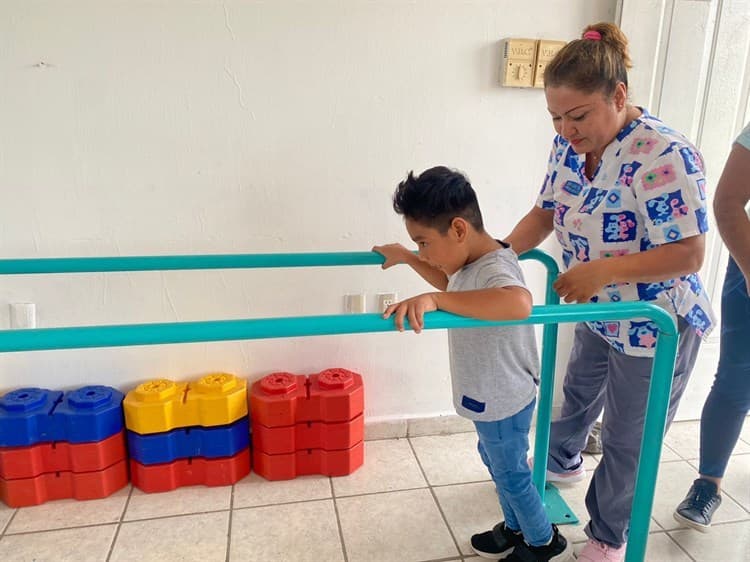 Video: Con equinoterapia, Héctor dio sus primeros pasos pese a parálisis cerebral