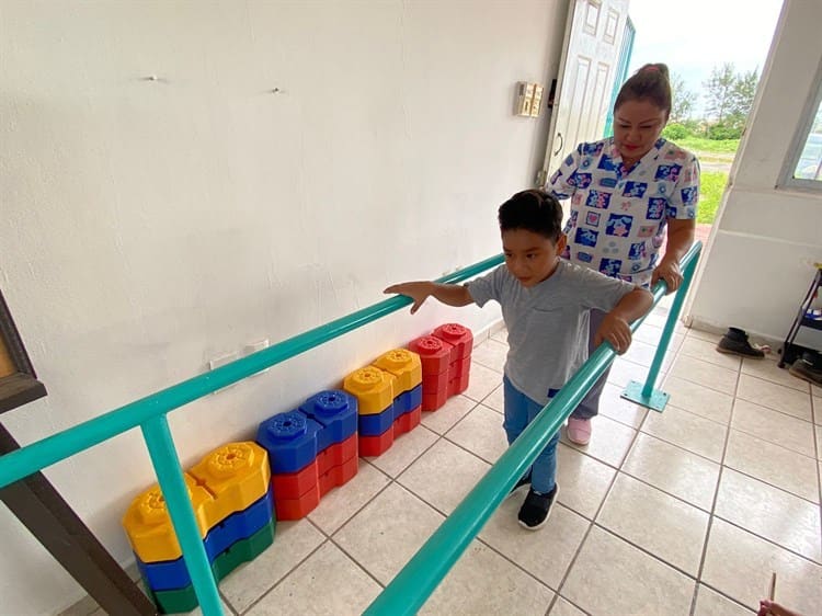 Video: Con equinoterapia, Héctor dio sus primeros pasos pese a parálisis cerebral