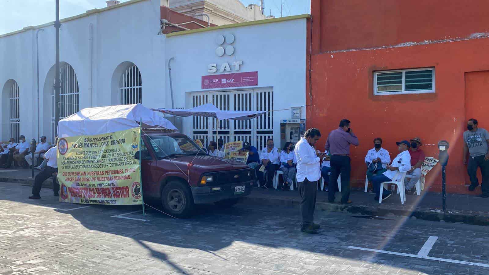 Unión de estibadores y checadores se manifiesta en Veracruz (+Video)