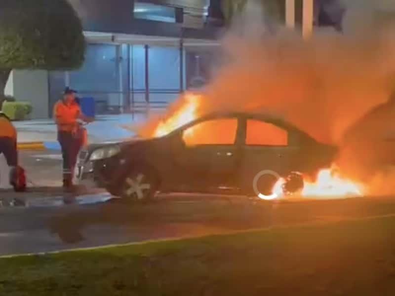 Universidades suspenden clases tras bloqueos e incendios en Guanajuato