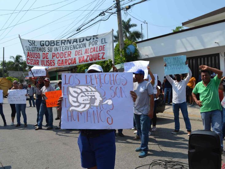 Coatzintla, “ingobernable”: conflicto por despidos injustificados, sin resolver