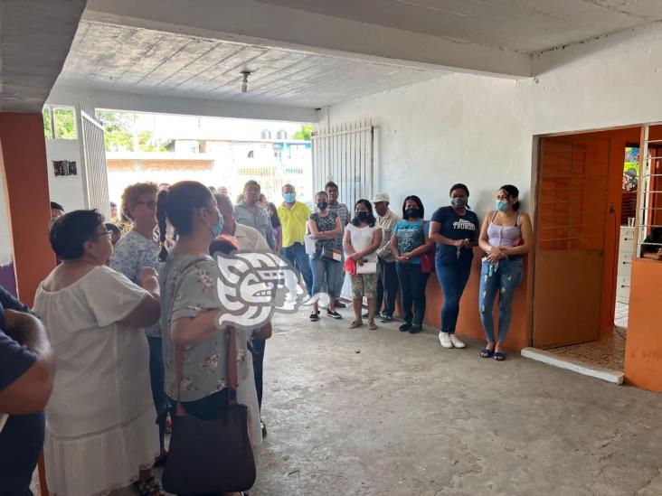 Vecinos de Tihuatlán exigen agua; llevan años sin el servicio