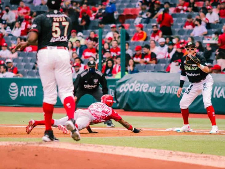 El Águila peleó pero no alcanzó; de Diablos el primero 13-10 (+videos)