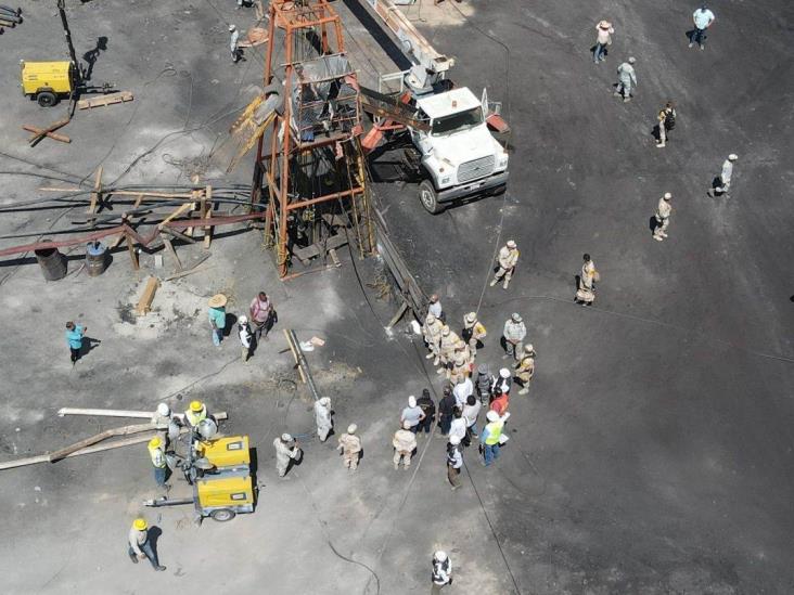 Hoy podrían salir mineros atrapados en Coahuila, instalan cápsula para rescatarlos