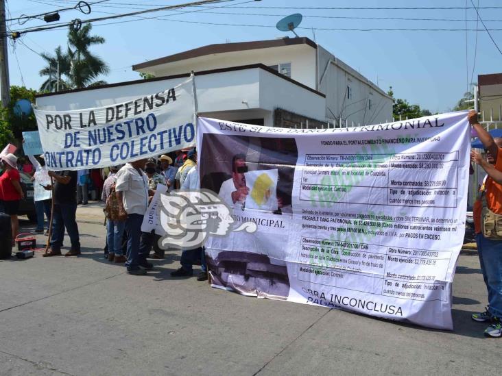 Coatzintla, “ingobernable”: conflicto por despidos injustificados, sin resolver