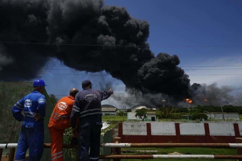 Controlan incendio en planta de petróleo en Matanzas, Cuba