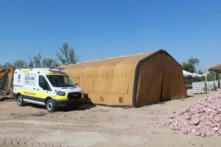 Montan hospital móvil junto a mina en Coahuila; rescatistas están dentro del pozo