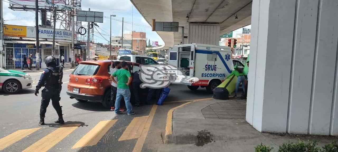 Adulto mayor cae del techo de su vivienda en Juchique de Ferrer