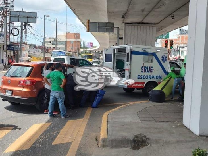 Adulto mayor cae del techo de su vivienda en Juchique de Ferrer