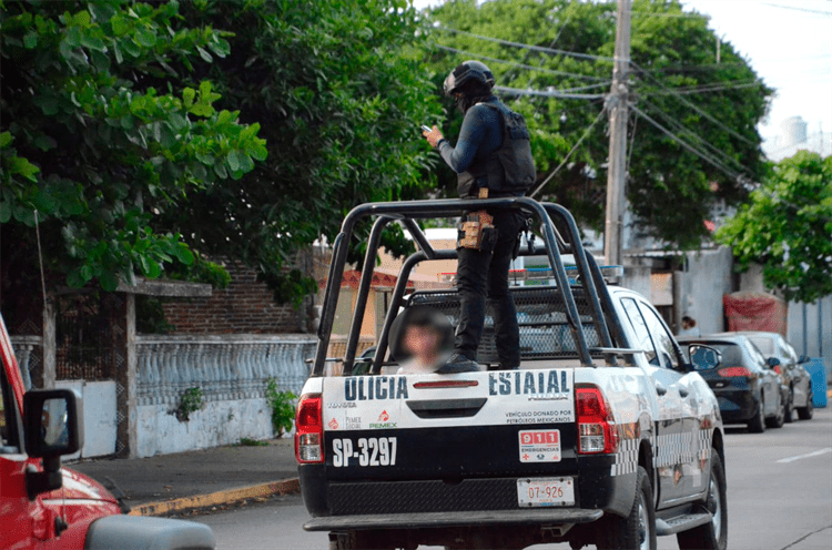 Vecinos detienen a presunto ladrón en fraccionamiento de Boca del Río