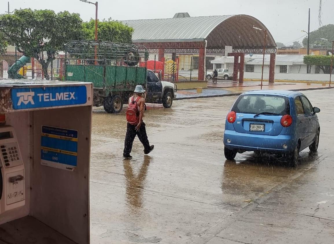 Regresa Ponciano a calles de Cuichapa tras hospitalización