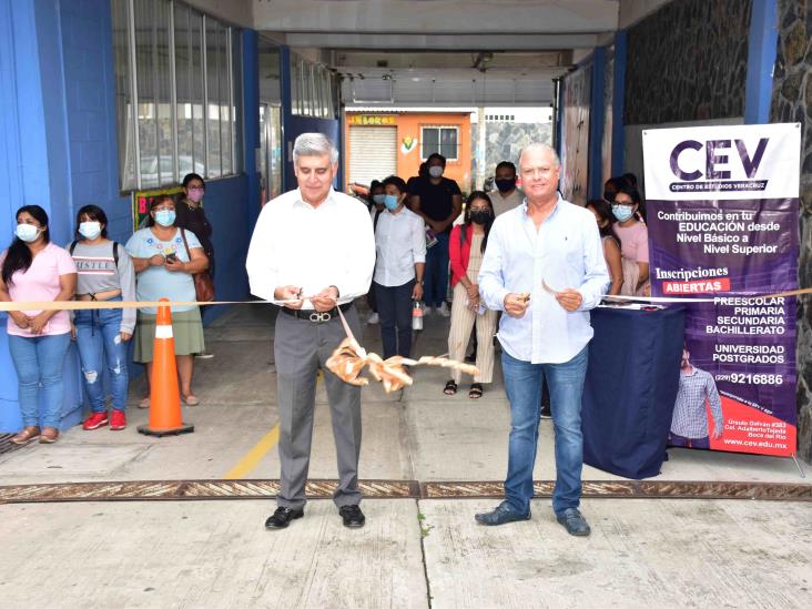 Realizan muestra de negocios en el Centro de Estudios Veracruz