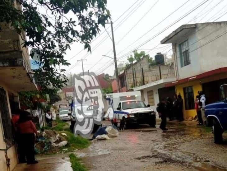 Sujeto fallece súbitamente en calles de Xalapa