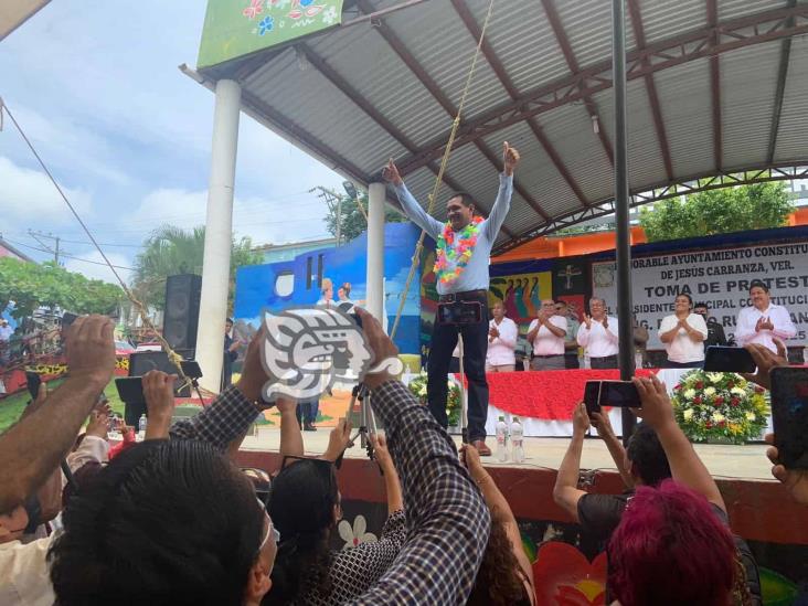 (+Video) Pasiano Rueda toma protesta como alcalde de Jesús Carranza